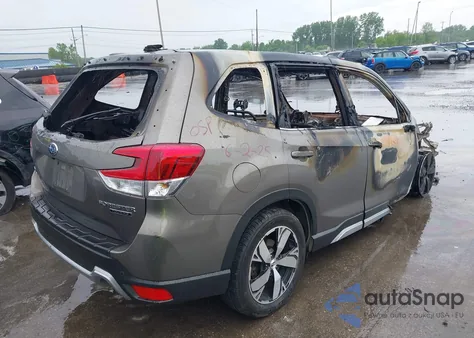 2021 Subaru Forester Touring z USA, uszkodzony, nr VIN JF2SKAXC3MH408557